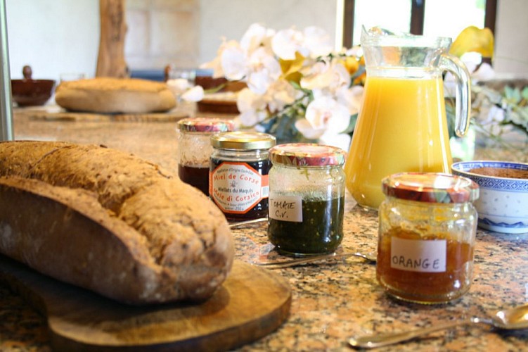 CHEZ BERNARD ET BRIGITTE LABBE