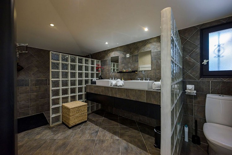 Casa Alma-Salle de bain parentale