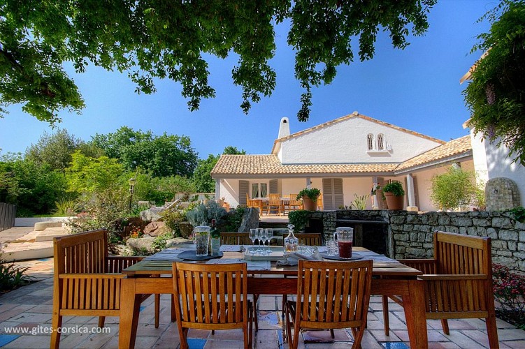 L'ENCLOS DU VIEUX CHÊNE