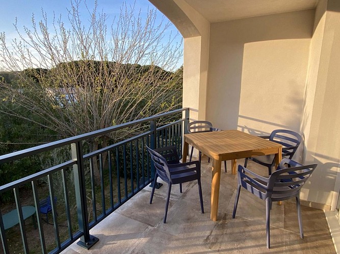 LES MÛRIERS 3 - "PINU"