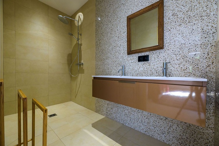A Muredda-Salle de bain parentale
