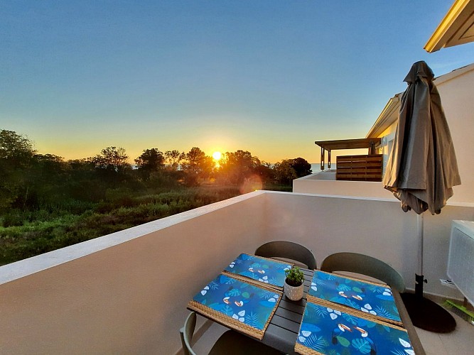 TERRASSE LEVER SOLEIL