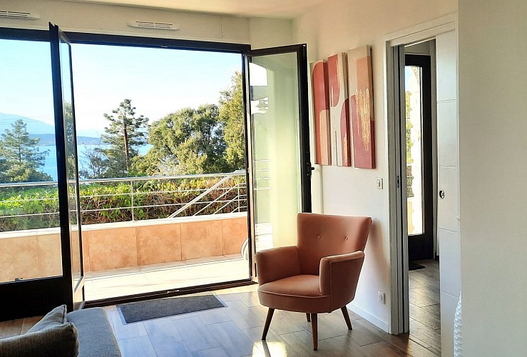 Camélia-vue-du-salon