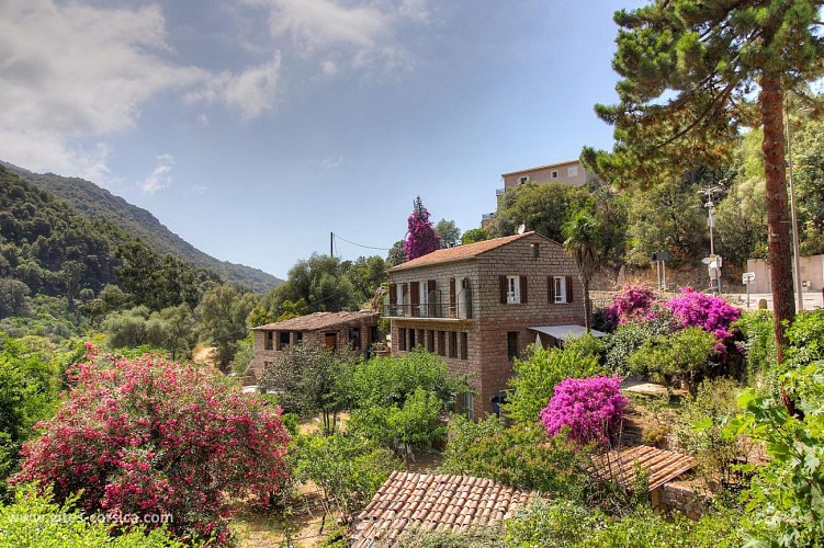 CASA FIORA - LE SCANDOLA