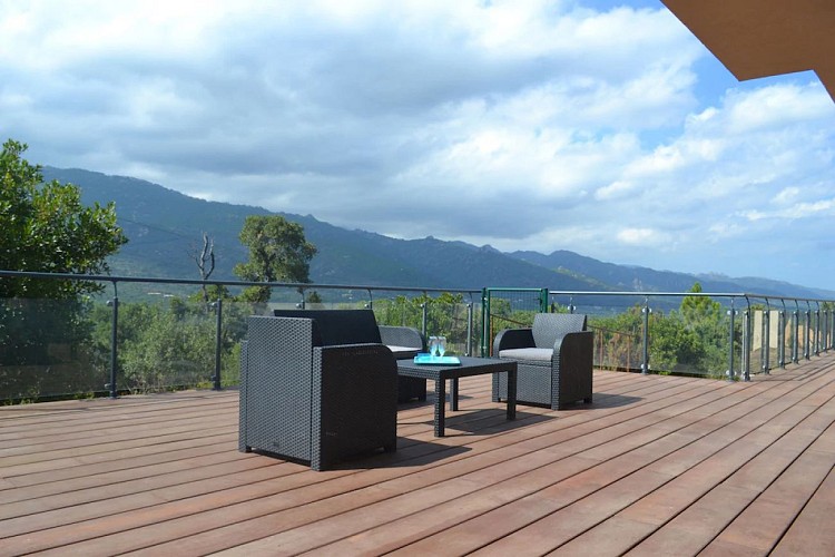 terrasse coté montagne