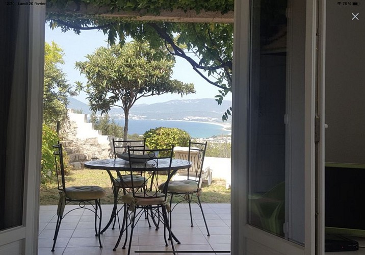 FCAEC4C3-3D22-429C-982C-2420788408BE