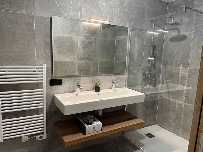 Villa Kalinas_Salle de bain privative rez-de-jardin