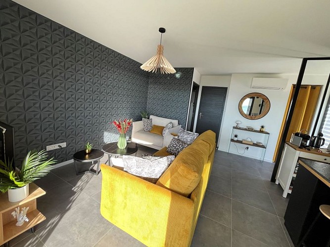 30E7DE5C-CACA-4140-9347-57811701A84D