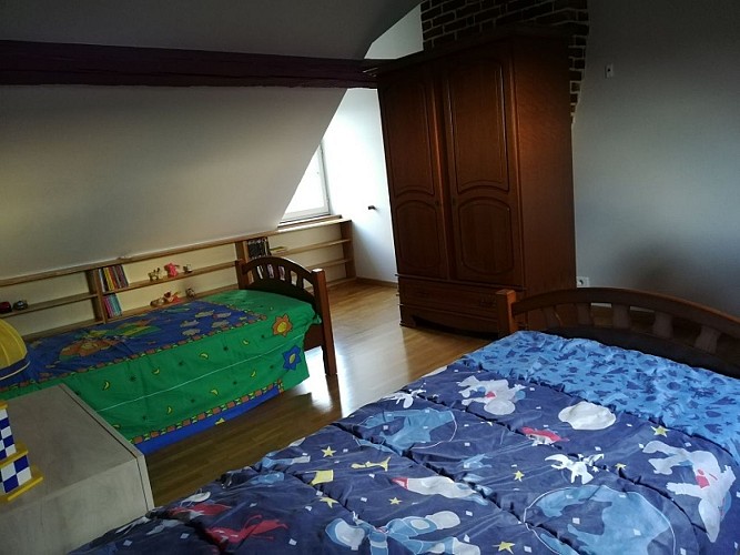 Gite des ramparts_pont de larche_deux lits simples_4 personnes