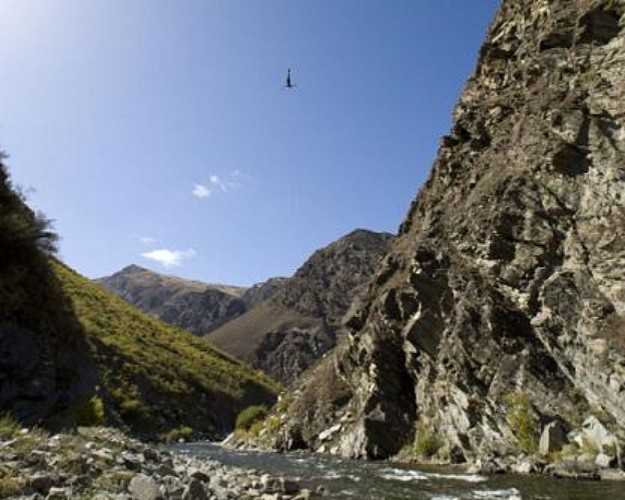 Puénting en Queenstown – salto extremo al vacío desde 134 m (440 ft) de altura