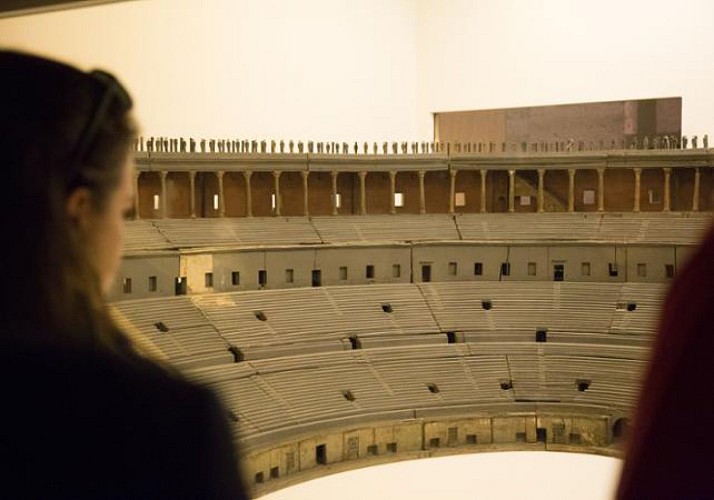 Visita nocturna guiada del Coliseo - Entrada preferente