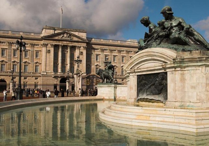 Besichtigung des Buckingham Palace mit Afternoon Tea – VIP-Ticket ohne Anstehen