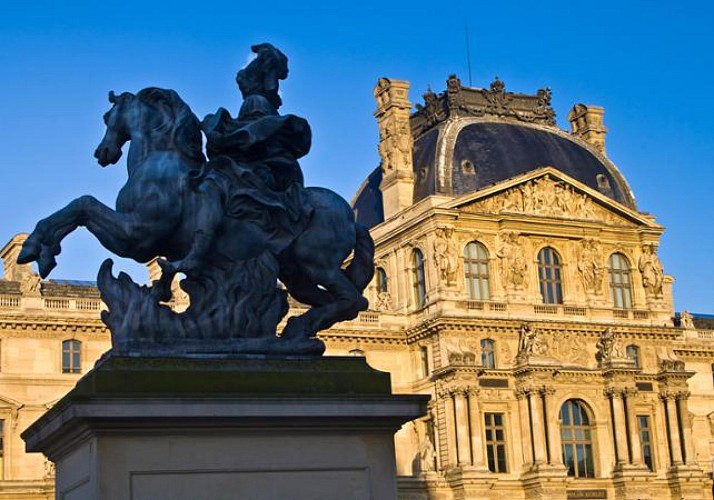 Guided Tour of the Louvre – Skip-the-line ticket for 9:30am