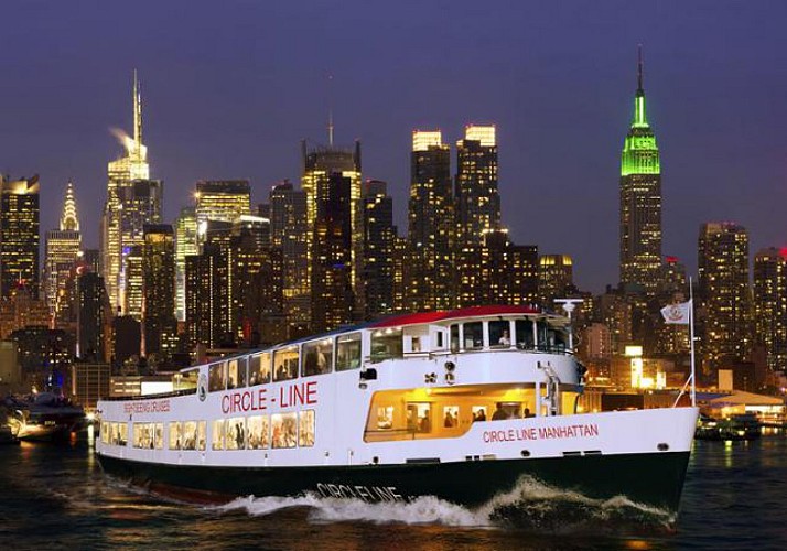 Bootsfahrt in New York bei Sonnenuntergang