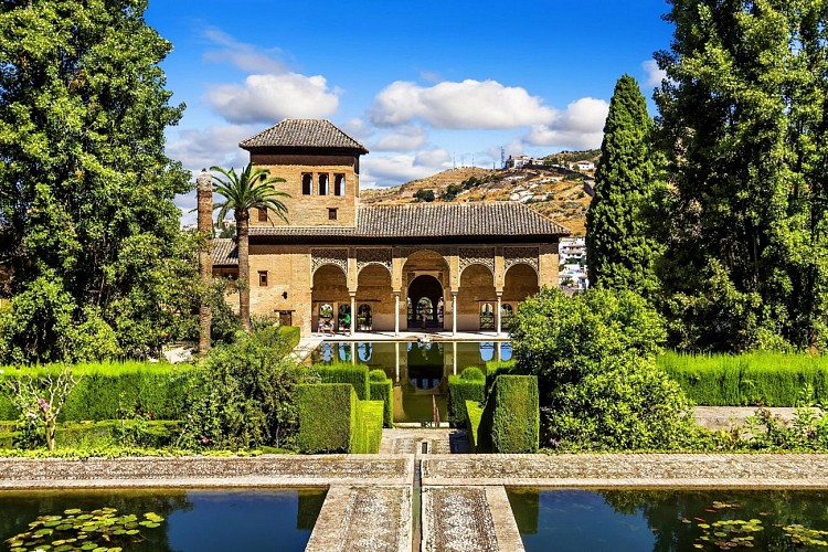 Guided Excursion to the Alhambra & Granada – Leaving from Costa del Sol