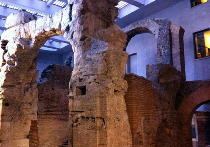 Visita guiada del subterráneo de la antigua Roma: Estadio de Domitien y la fontana de Trevi
