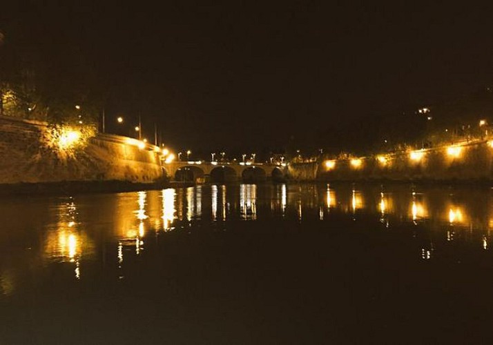 Bootsfahrt mit Abendessen auf dem Tiber