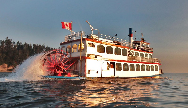 Cruise at Dawn in Vancouver