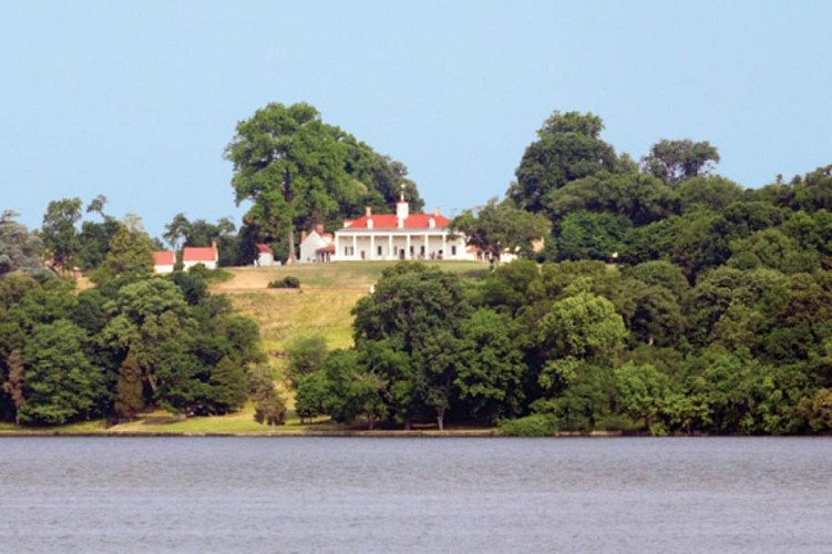 Bootsfahrt bis nach Mount Vernon und Besichtigung der Wohnstätte von George Washington