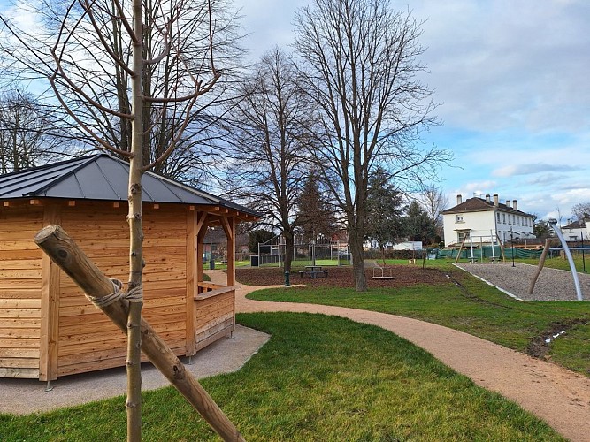 Aire de jeux intergénérationnelle