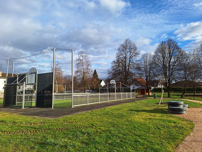 Aire de jeux intergénérationnelle