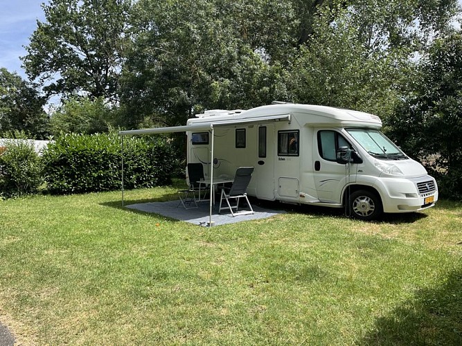 Emplacement au camping de Montlouis