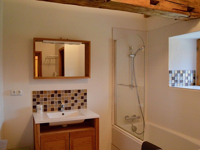 Moulin_de_Maulne_salle_de_bain_etage