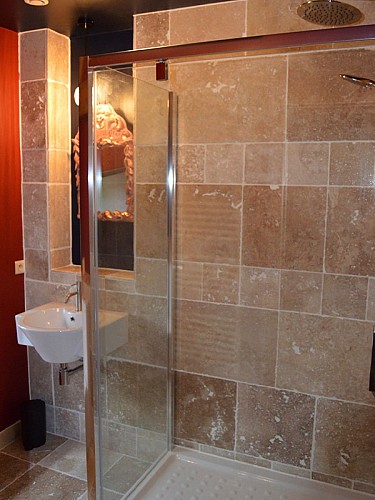 Moulin_de_Maulne_salle_de_douche_etage (1)