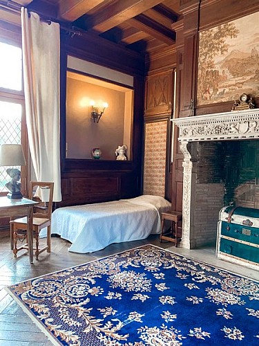 Chateau de Jallanges chambre Henri II (3)