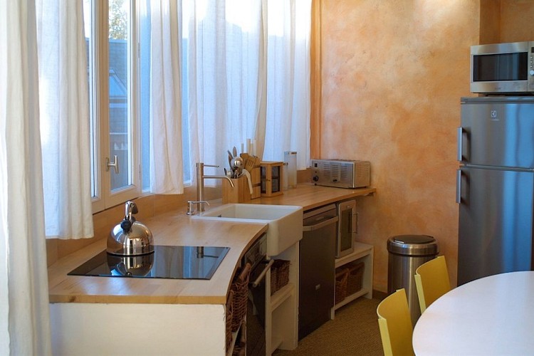 Un beau jour ou peut-être une nuit_Cuisine_plan_travail