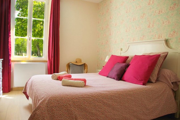 8  Grande Chambre confort vue sur le jardin 07052024