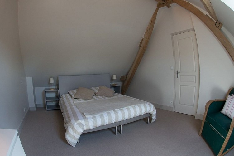 GITE-DU-BEC-DE-CISSE-CHAMBRE-ETGE-1-