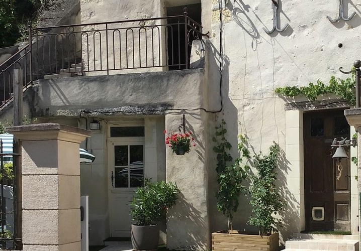 Rocher-du-Chateau-Vouvray-entree