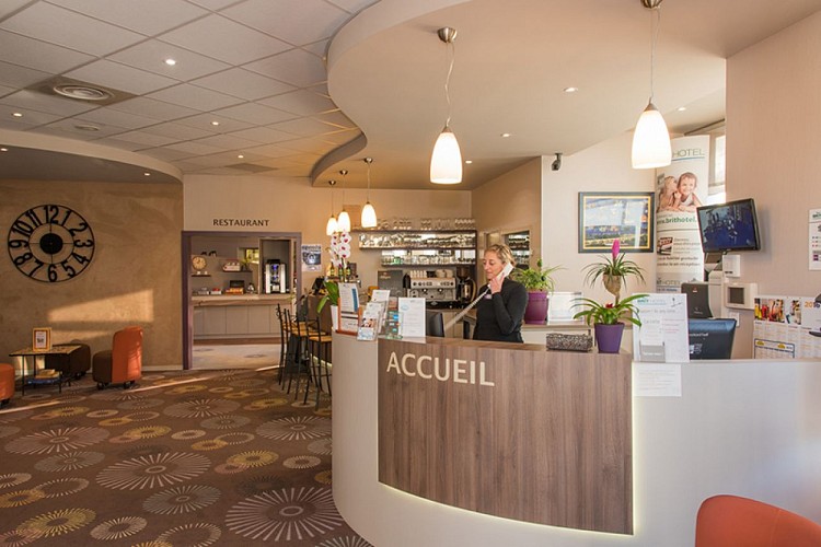 BRIT-HOTEL-LE-CHEOPS--5