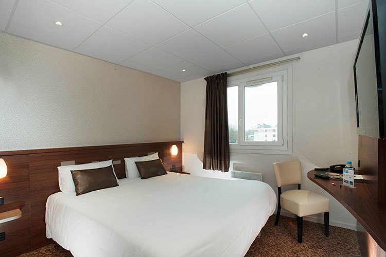 BRIT-HOTEL-LE-CHEOPS--6