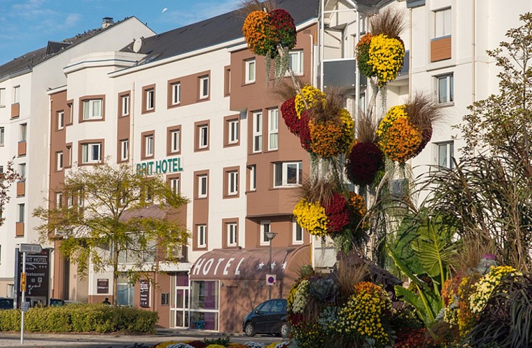BRIT-HOTEL-LE-CHEOPS--1