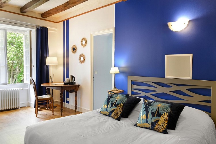 _Chambre 2 personnes n°9, hôtel Logis Manoir de la Giraudiere, 37420 Beaumont en Véron, Chinon, Avoine (2)PHO5061
