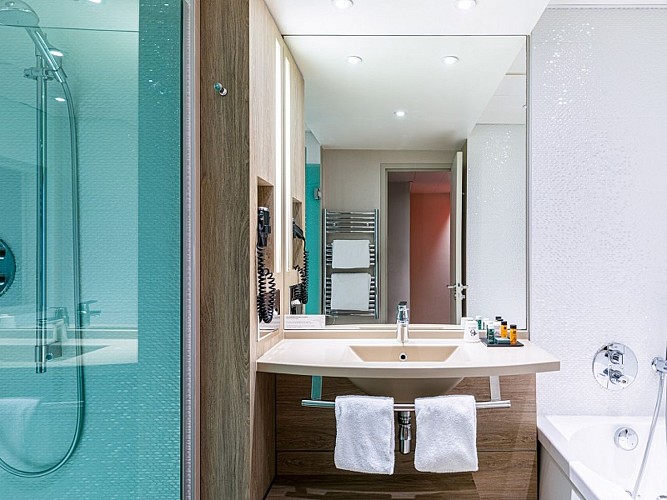 Hôtel Oceania L'Univers Tours - Salle de bain