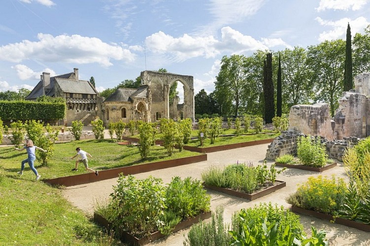Prieure_Saint_Cosme_jardins_enfants_stevens_Frémont