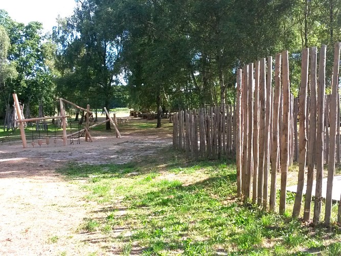 Parcours ludiquo-sensoriel "Le Pré des Marmots !"