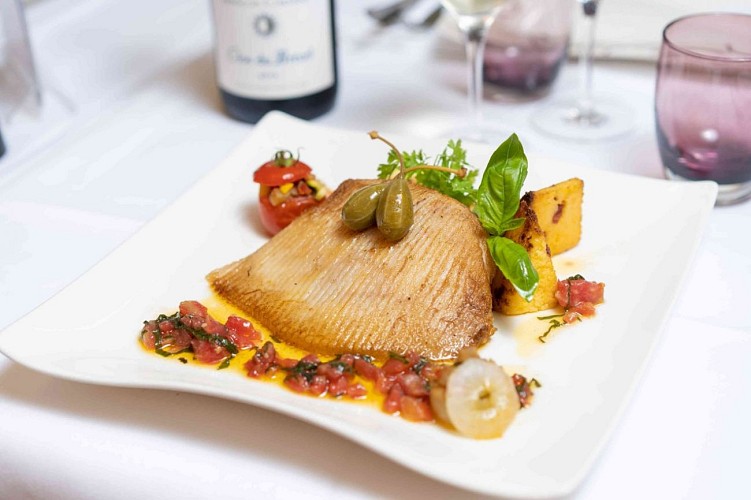 Aile de raie rôtie, sauce vierge