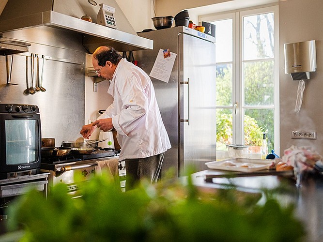 Vincent Simon en cuisine / Restaurant Vincent Cuisinier de Campagne