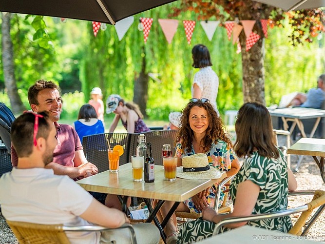 L'ilot - Guinguette à Azay-le-Rideau. Val de Loire, France.
