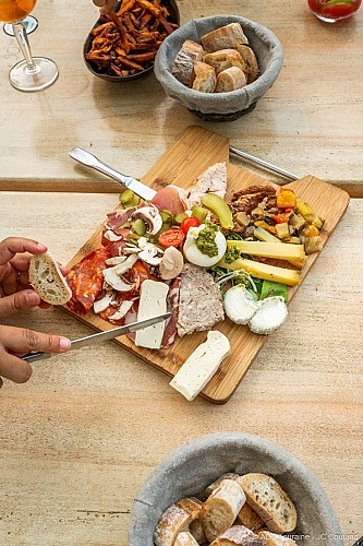 L'ilot - Guinguette à Azay-le-Rideau. Val de Loire, France.