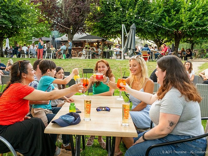L'ilot - Guinguette à Azay-le-Rideau. Val de Loire, France.
