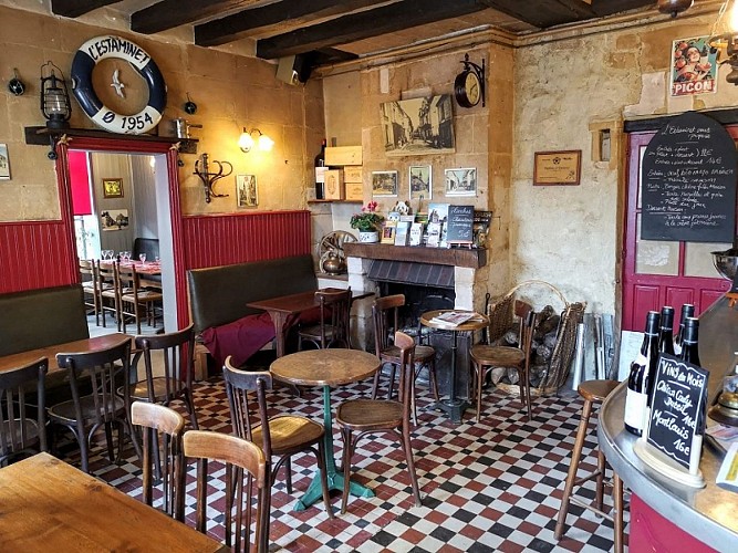 Restaurant-estaminet-interieur-loches-valdeloire