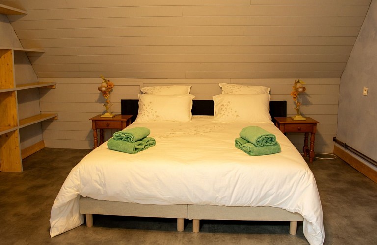 chambre-hotes-la-rustique-lit-saint-martin-des-combes-tourisme-vallée-isle