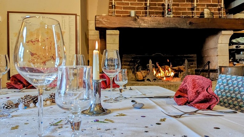 Restaurant clos racine_ le val d hazey _ cheminee