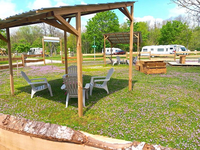 Camping l'île aux mille Charmes