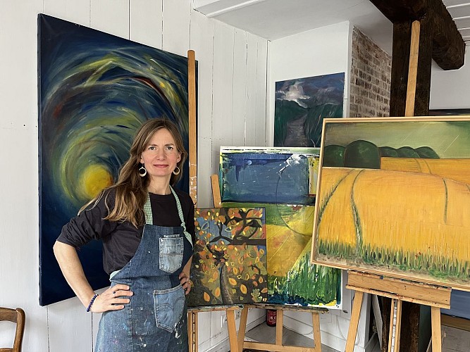 Emma Pauline dans son atelier à 34 rue Notre Dame